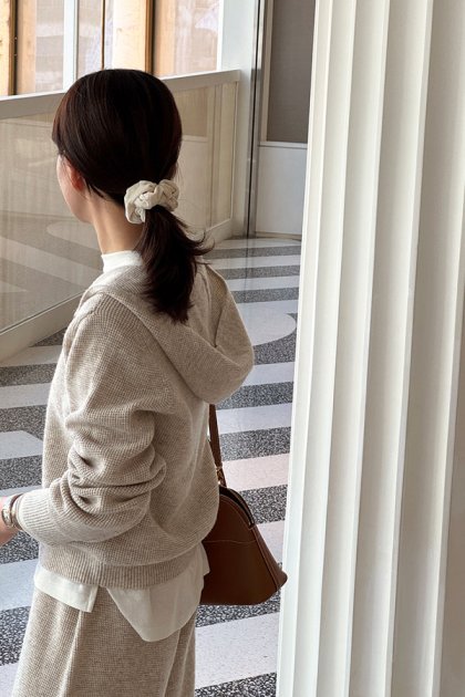 Hokus Velvet Scrunchie