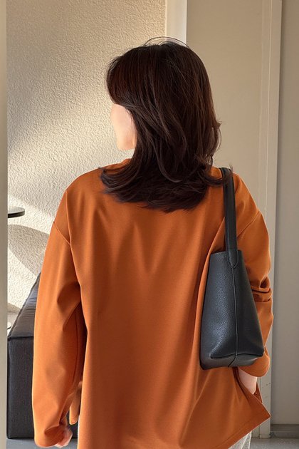 언이브 라운드 티셔츠